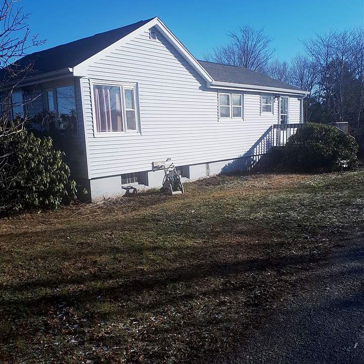 1st image of 988 Sackville Dr