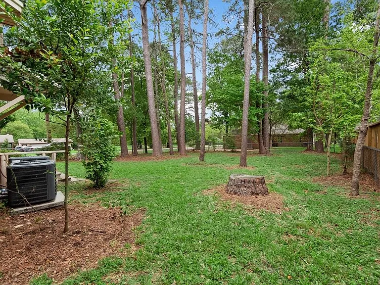 14151 Buckingham Ln — Photo 32
