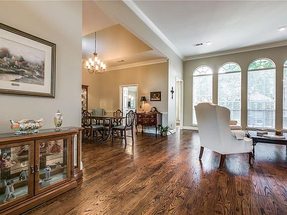 4th image of 2712 Thistlewood Ct