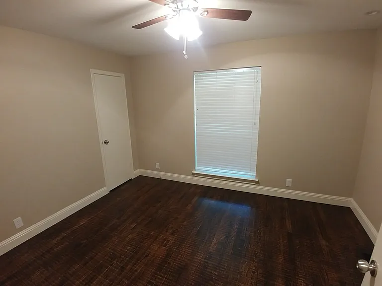 13434 Spring Grove Ave — Photo 18