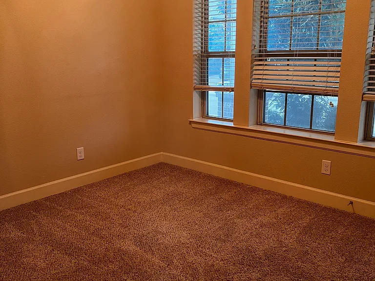 5928 Silverton Ave — Photo 13