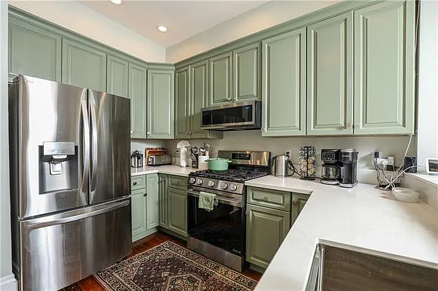 1225 Coliseum St — Photo 10