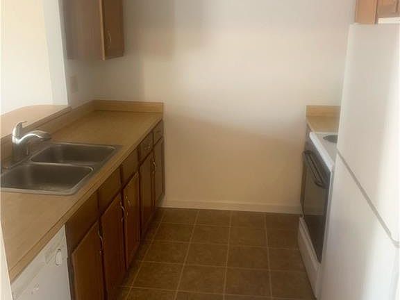 4th image of 1209 Haig Cir