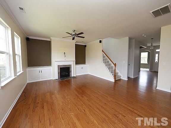5th image of 306 Holly Blossom Dr