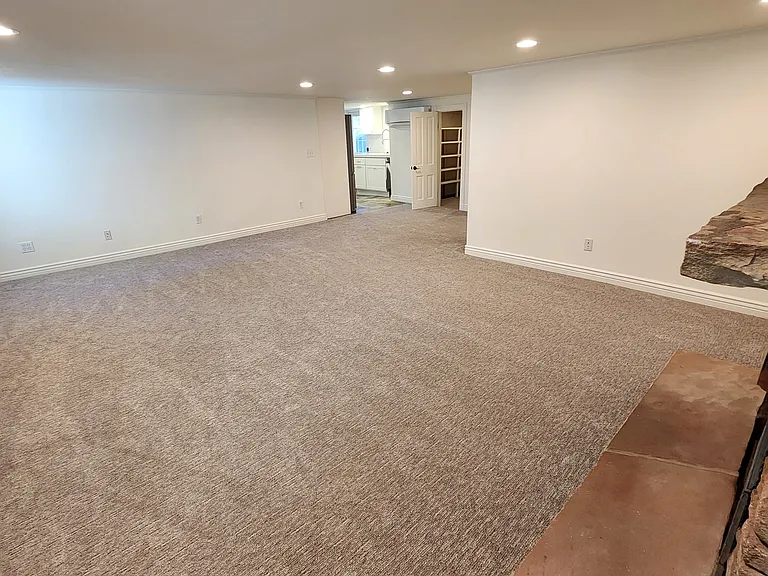 2041 E Lincoln Ln S #B — Photo 16