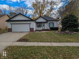 513 Langdon Ave, Gretna, NE 68028