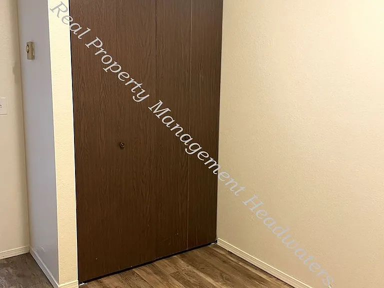 104 Quartz Ave — Photo 9