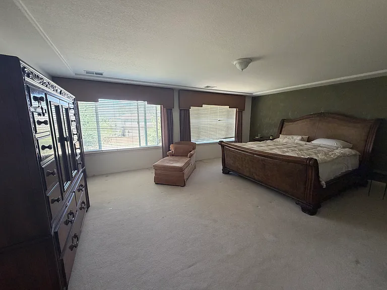 10105 Charissglen Ln — Photo 14