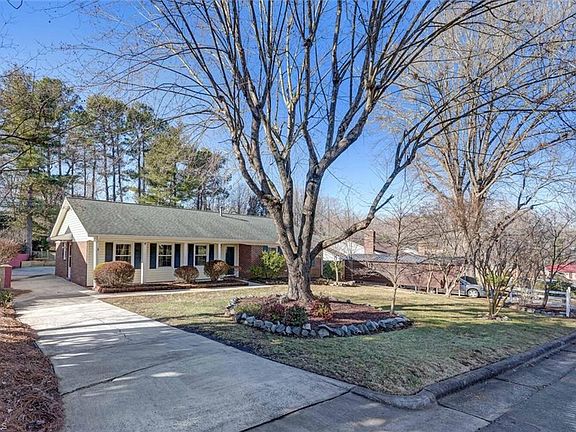 3rd image of 2715 Westchester Dr
