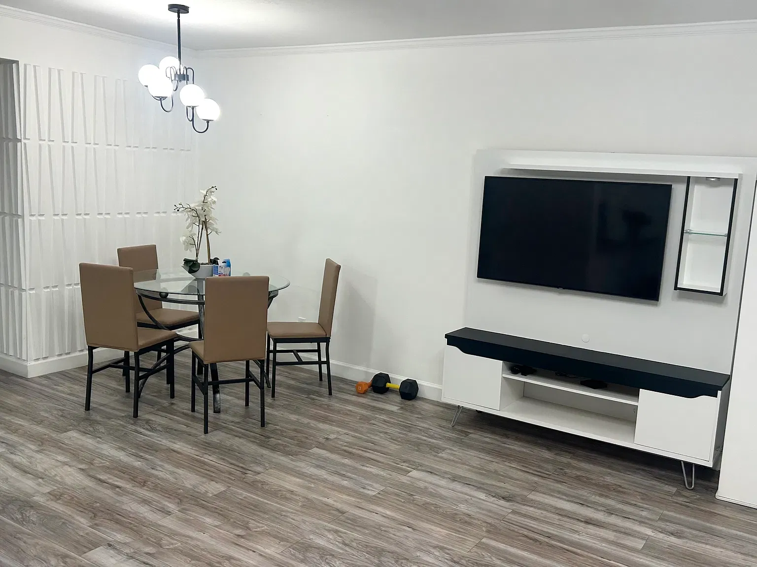 2 bed, 835 sqft, $1,850 — Photo 3