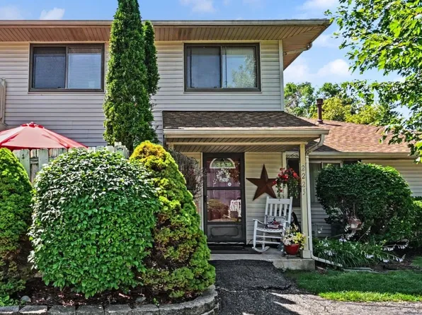 2225 Daffodil Dr #308C, Crest Hill, IL 60403