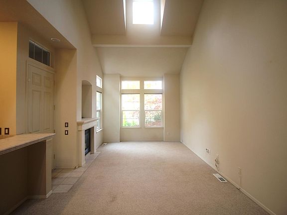 3rd image of 1718 NE Ashberry Dr