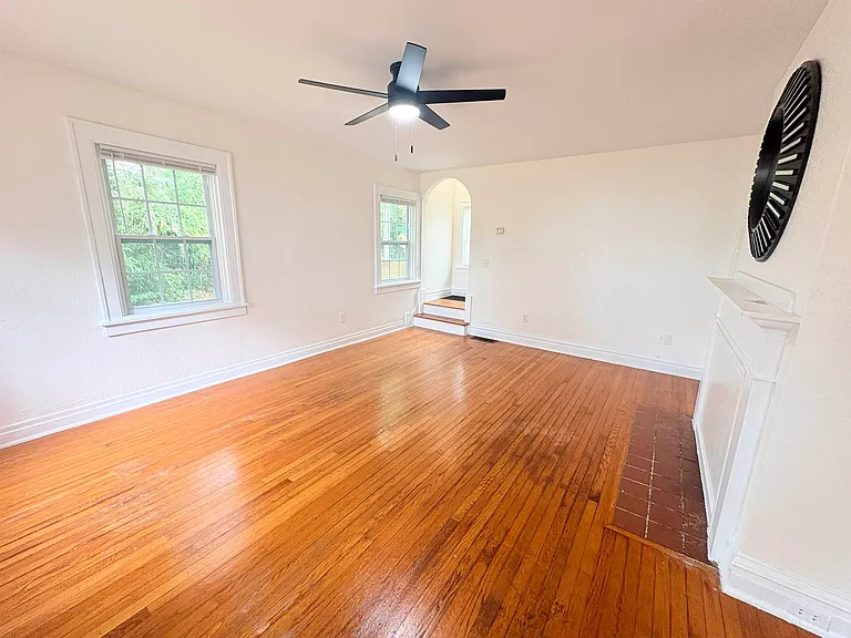 212 Barbourville Dr — Photo 23