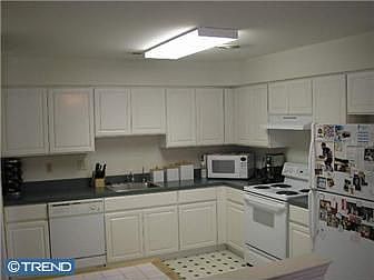 Nice Bright Kitchen