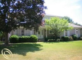 3828 Estates Dr, Troy, MI 48084