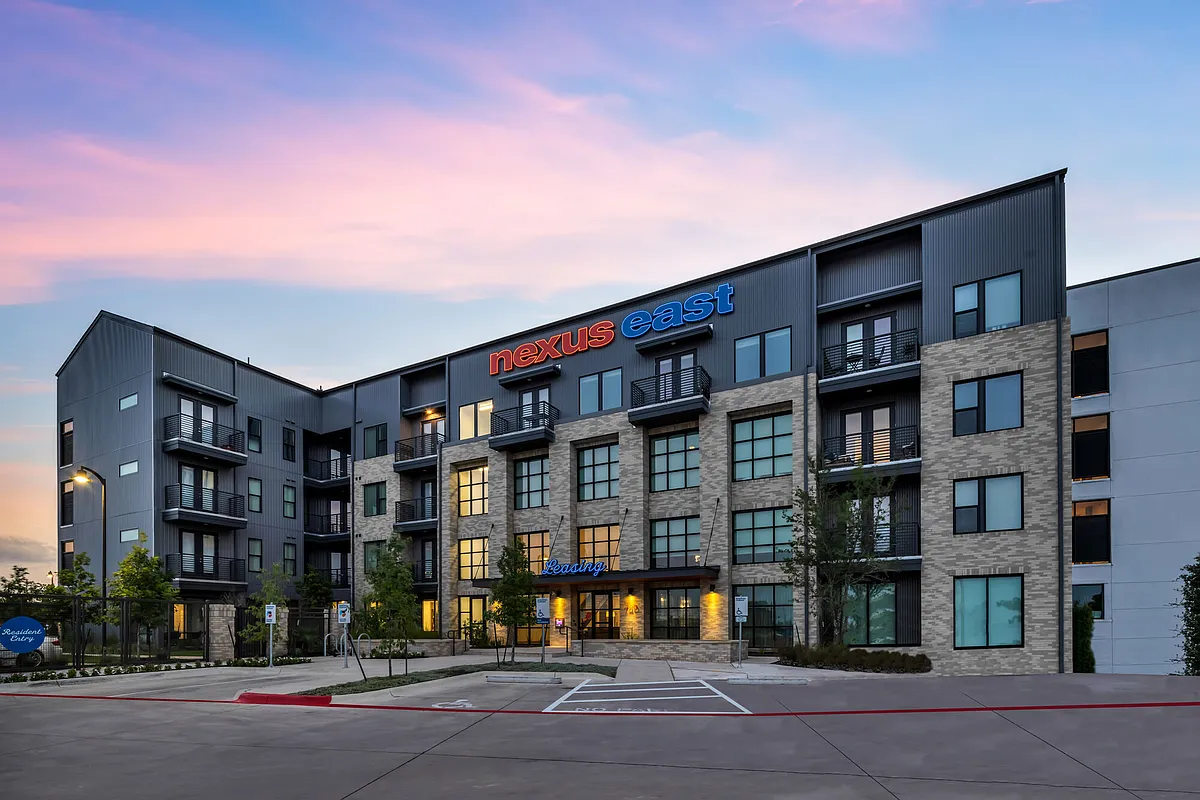 Building Photo - Nexus East