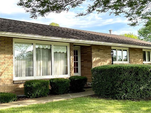 2nd image of 98 Sunset Ave