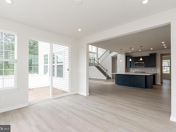 4th image of 9003 Walnut Hill Rd