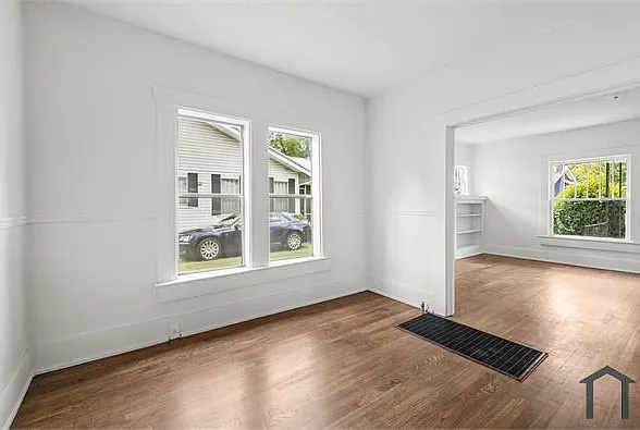 4813 Court S — Photo 15