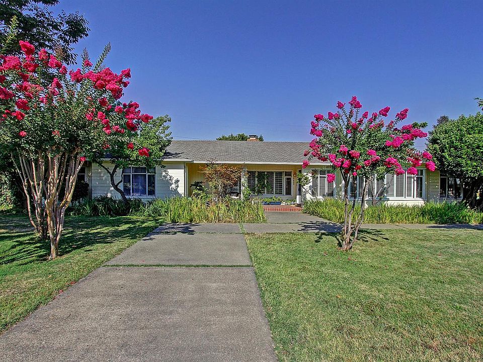 1st image of 4400 S Land Park Dr