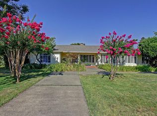 4400 S Land Park Dr, Sacramento, CA 95822