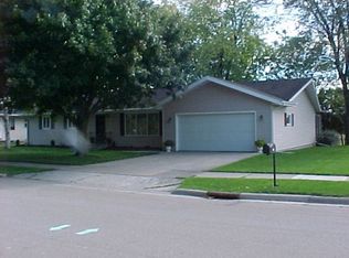 515 E 20th St, Kaukauna, WI