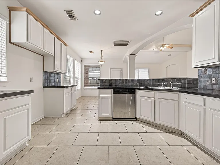 14914 W Bend Dr — Photo 14