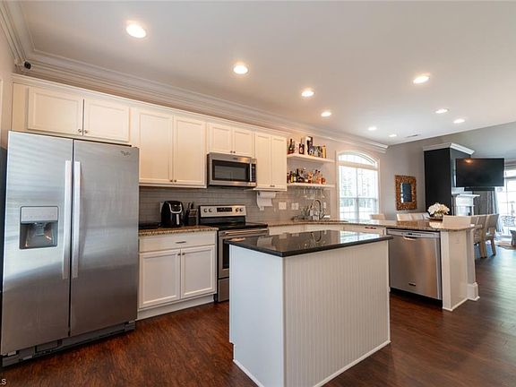 5th image of 10 Pisgah Forest Cir