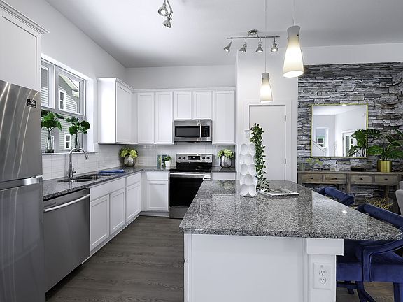 3rd image of 680 Naumann Dr #416OZ