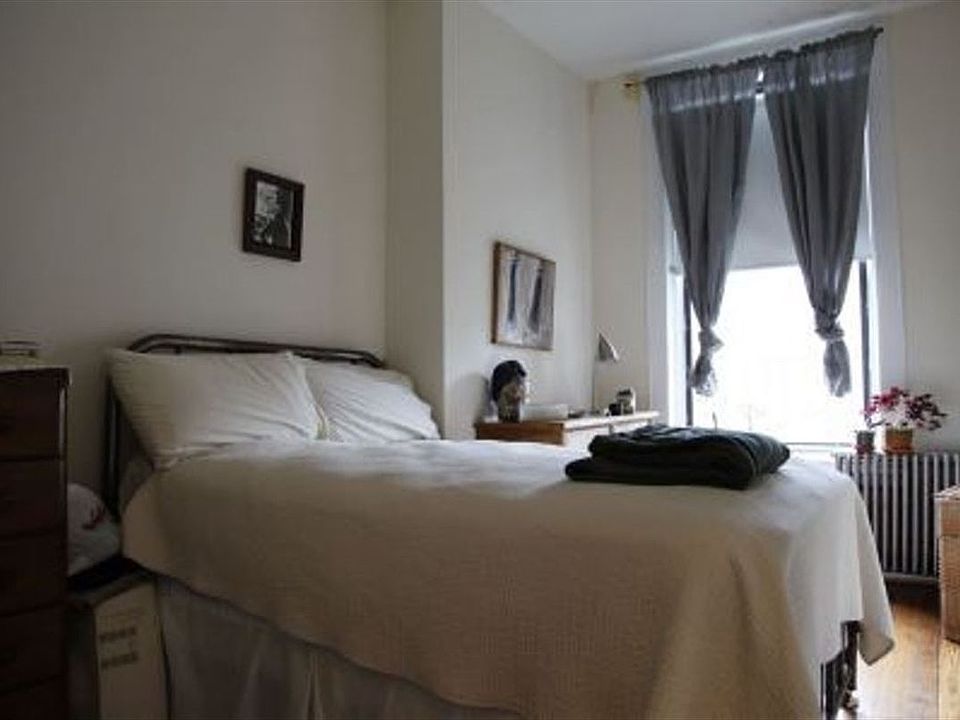 2nd image of 246 Vanderbilt Ave APT 14