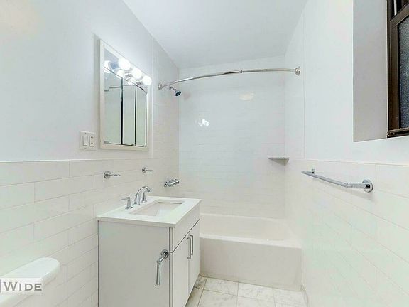 4th image of 463 Lexington Ave #54