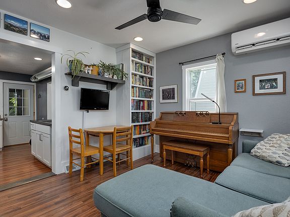 4th image of 4521 Camden Rd