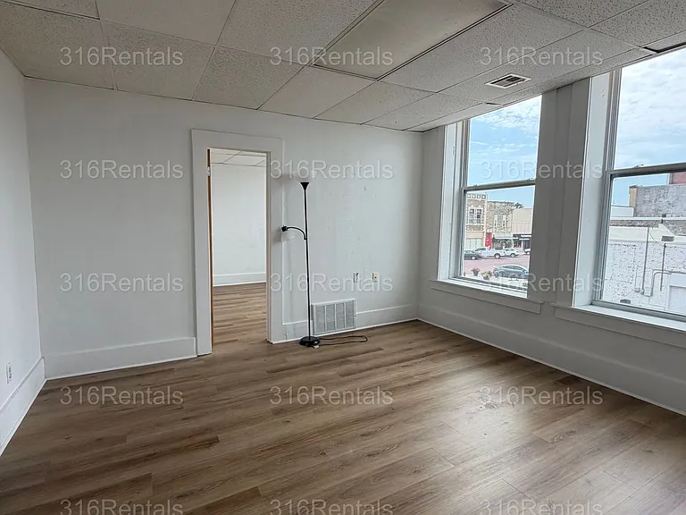 State Street Apartments — Photo 3
