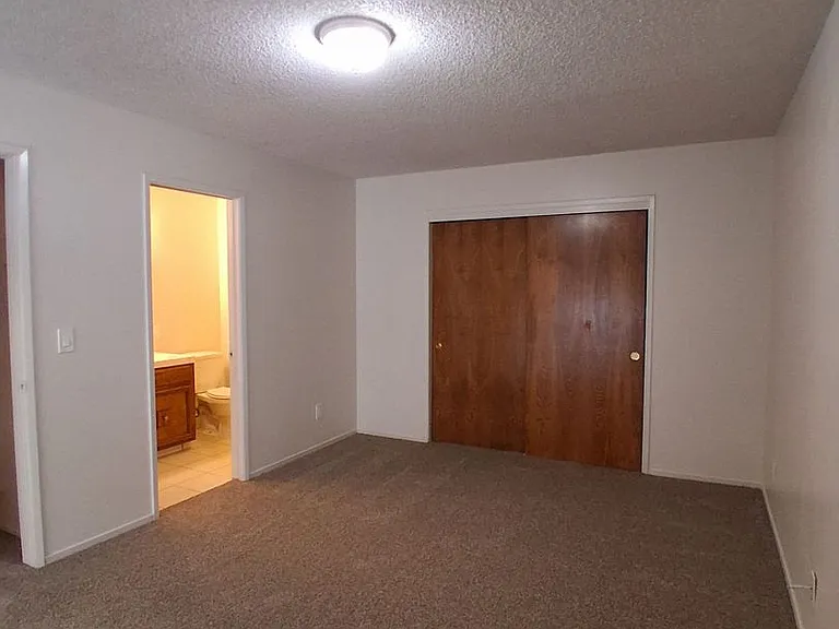 1493 W Fairmont — Photo 7