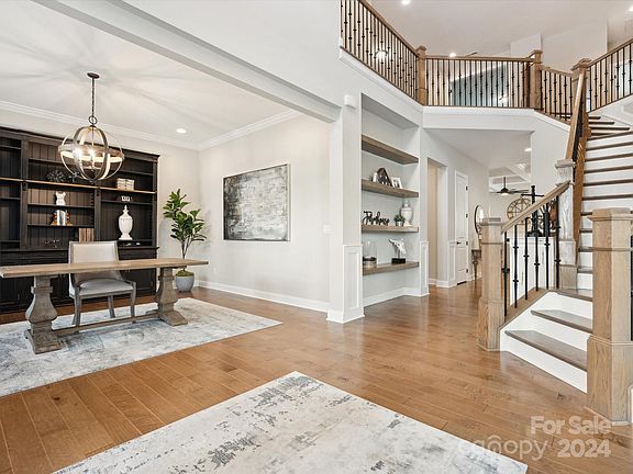 4th image of 2209 Loire Valley Dr