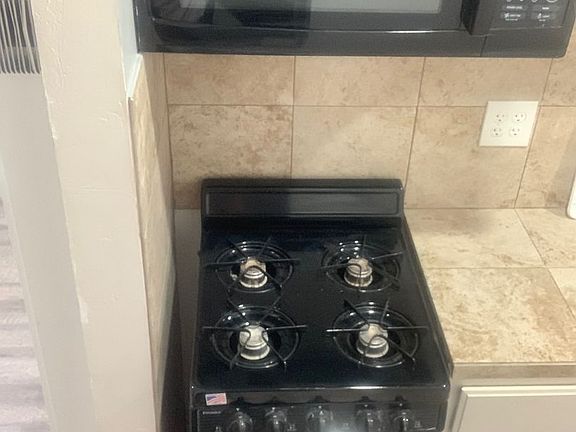 3rd image of 2348 Johnson Ave