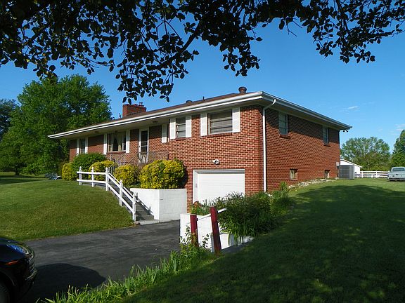 3rd image of 15372 Siesta Ave