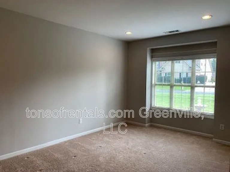 205 Silver Hawk Dr — Photo 6