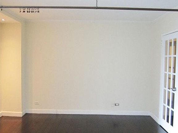 5th image of 322 W 57th St APT 19V