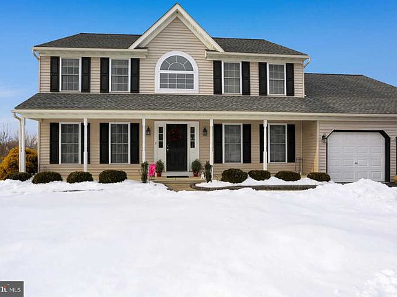 2nd image of 39 Pennwood Dr