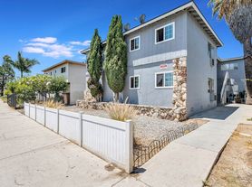 6925 Whitsett Ave, North Hollywood, CA