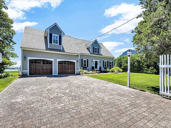 3rd image of 155 Wings Neck Road