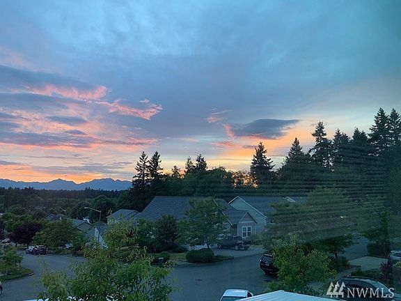 Beautiful mountain views with gorgeous sunsets.