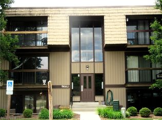 9660 Cove Dr UNIT F19, North Royalton, OH 44133