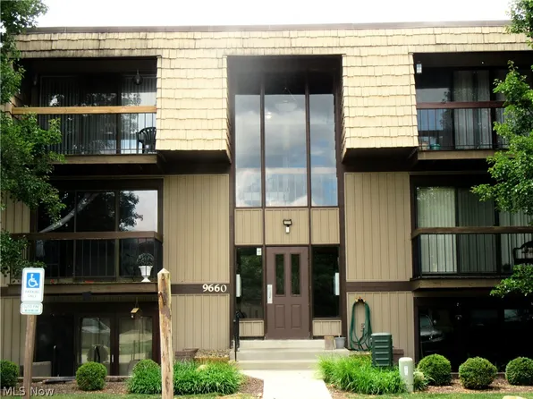 9660 Cove Dr Unit F19, North Royalton, OH 44133