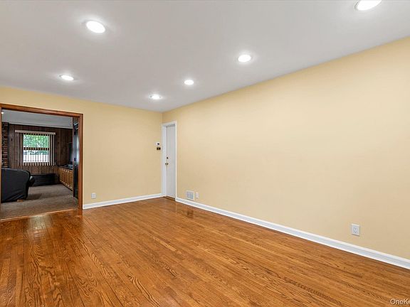3rd image of 2000 Merrick Avenue