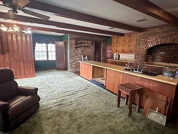 Open floor plan -kitchen/den