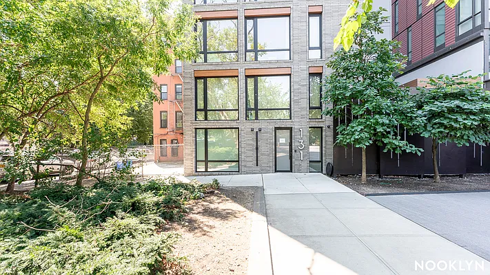 Rented by Nooklyn NYC LLC | media 4
