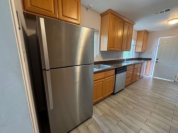 3rd image of 42281 Osgood Rd