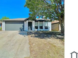 4190 N Coral Springs Dr, Fort Worth, TX 76123